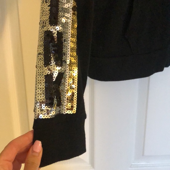 PINK zip-up Hoodie - Picture 4 of 7